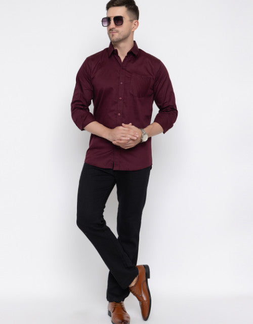 Men Regular Fit Solid Spread Collar Casual Shirt